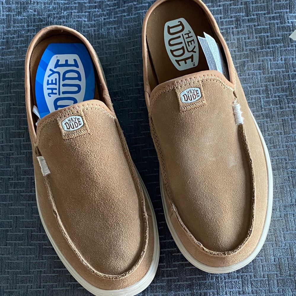 Hey Dude Women’s Brown clogs